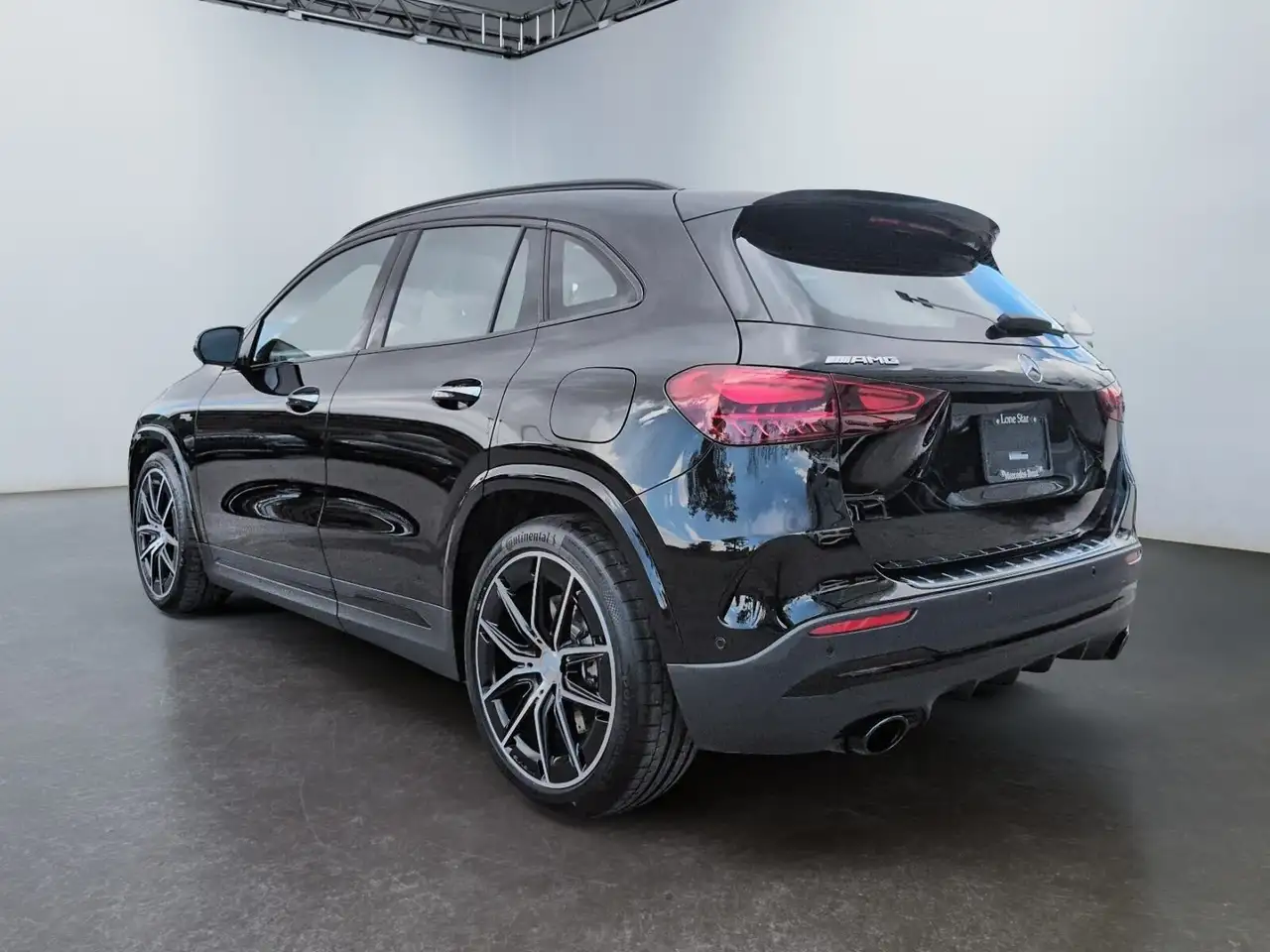 Mercedes-Benz GLA снимка Mercedes-Benz GLA