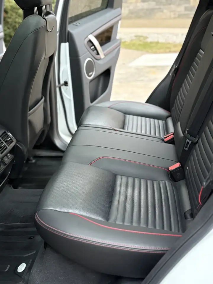 Land Rover Discovery Sport снимка Land Rover Discovery Sport