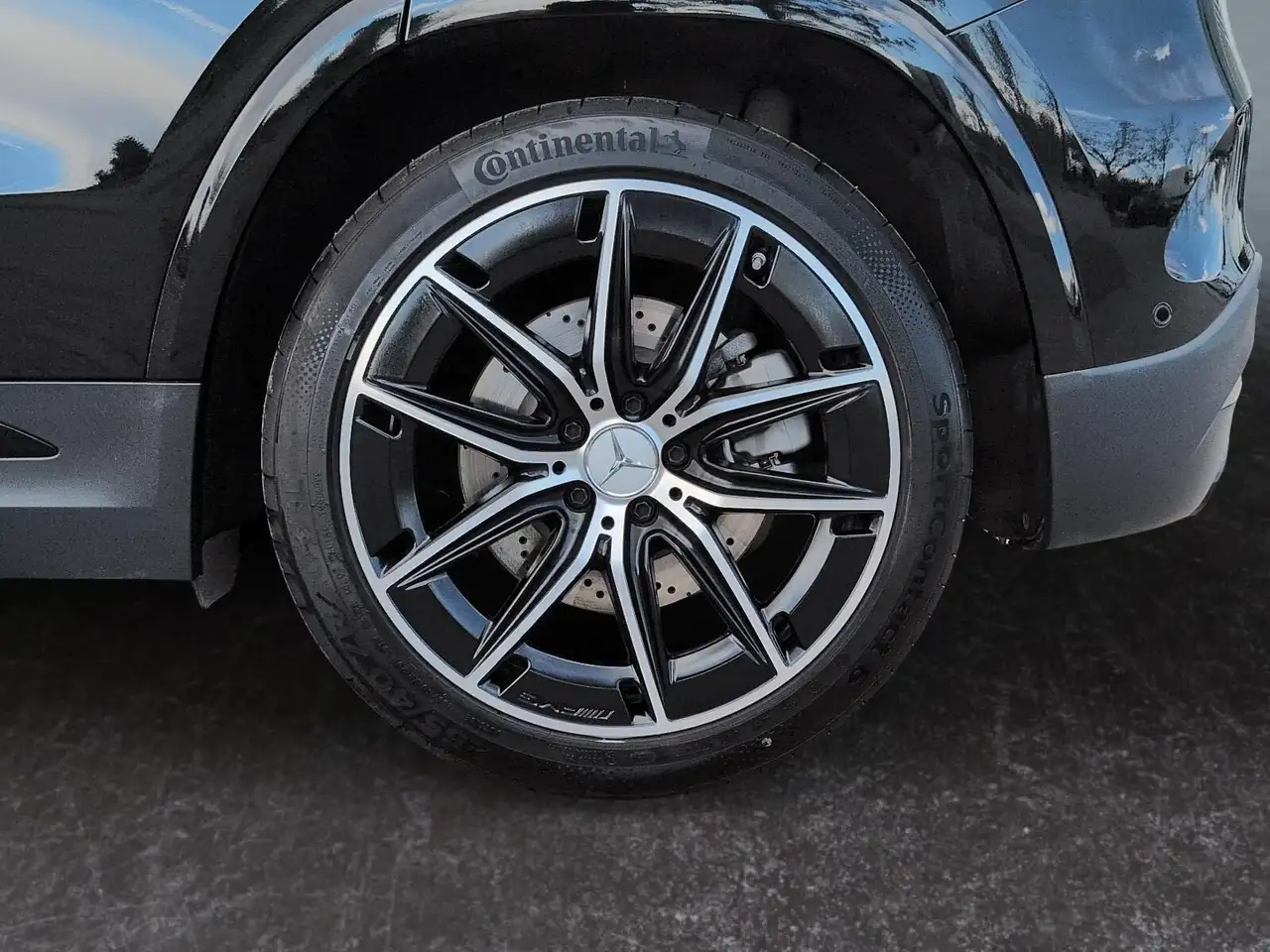 Mercedes-Benz GLA снимка Mercedes-Benz GLA