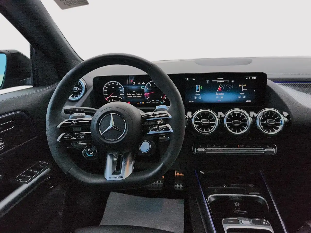 Mercedes-Benz GLA снимка Mercedes-Benz GLA