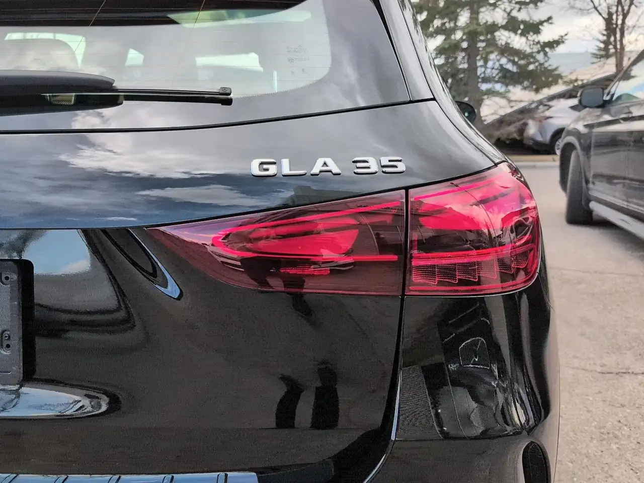 Mercedes-Benz GLA снимка Mercedes-Benz GLA