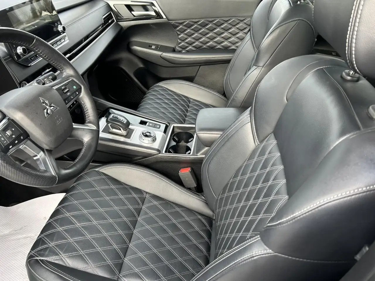 Mitsubishi Outlander fotografie Mitsubishi Outlander