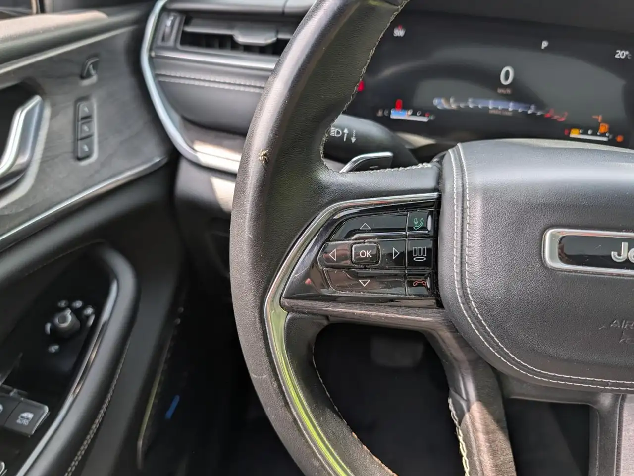 Jeep Grand Cherokee снимка Jeep Grand Cherokee