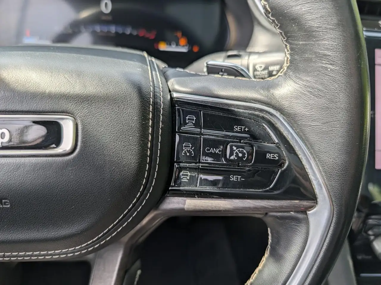 Jeep Grand Cherokee снимка Jeep Grand Cherokee