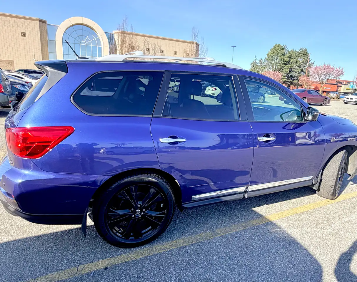 Nissan Pathfinder photo Nissan Pathfinder
