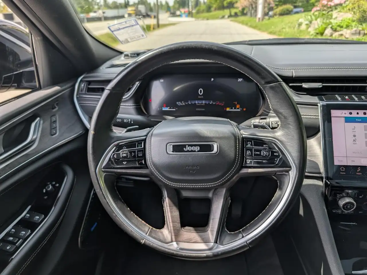 Jeep Grand Cherokee снимка Jeep Grand Cherokee