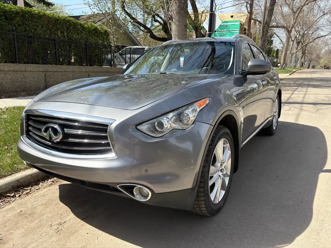 Infiniti QX70 photo Infiniti QX70
