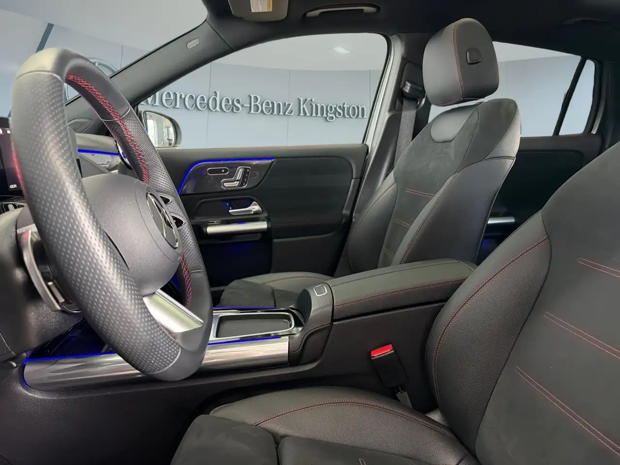 Mercedes-Benz GLA снимка Mercedes-Benz GLA
