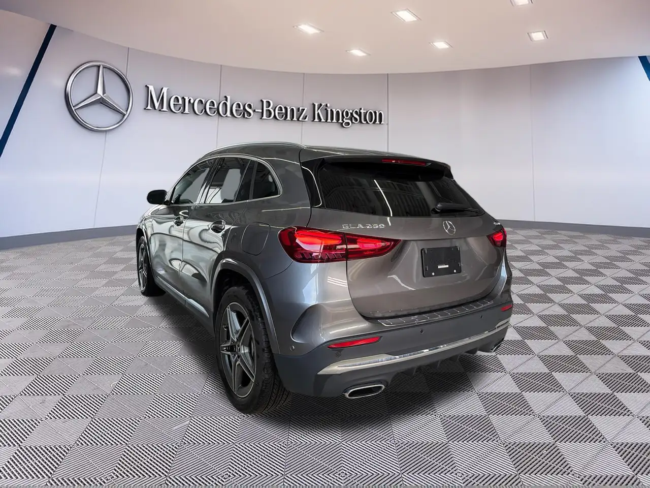 Mercedes-Benz GLA снимка Mercedes-Benz GLA
