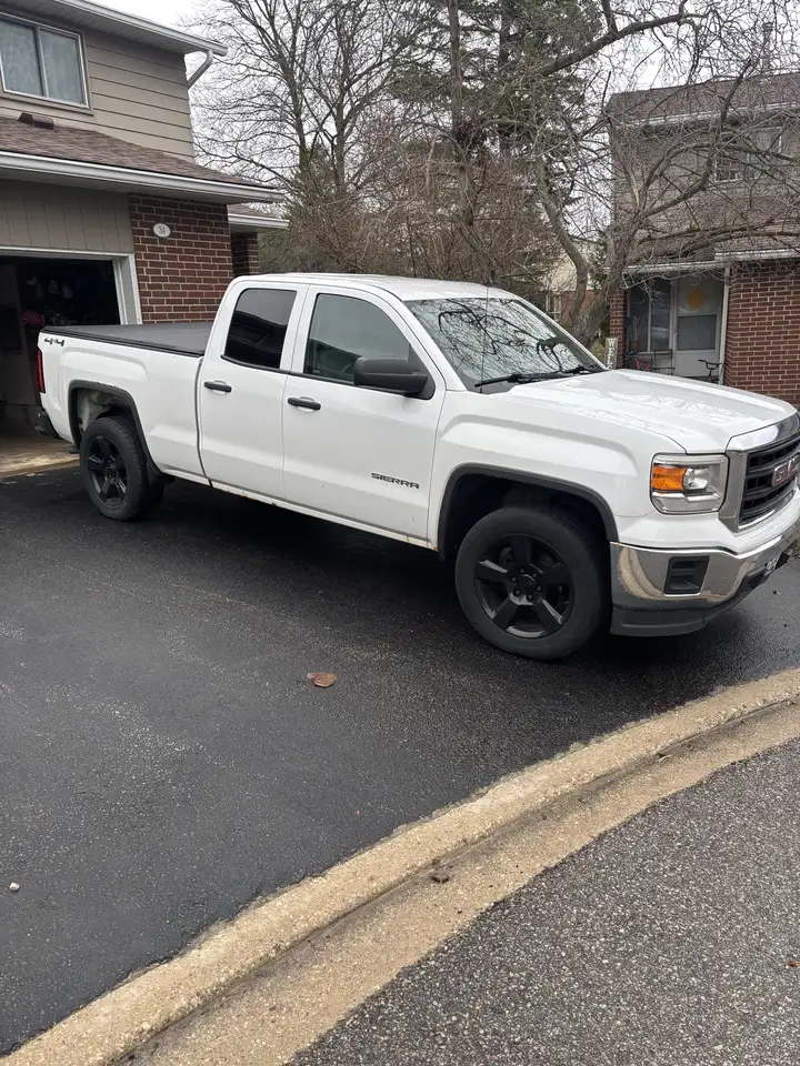 GMC Sierra 1500 снимка GMC Sierra 1500