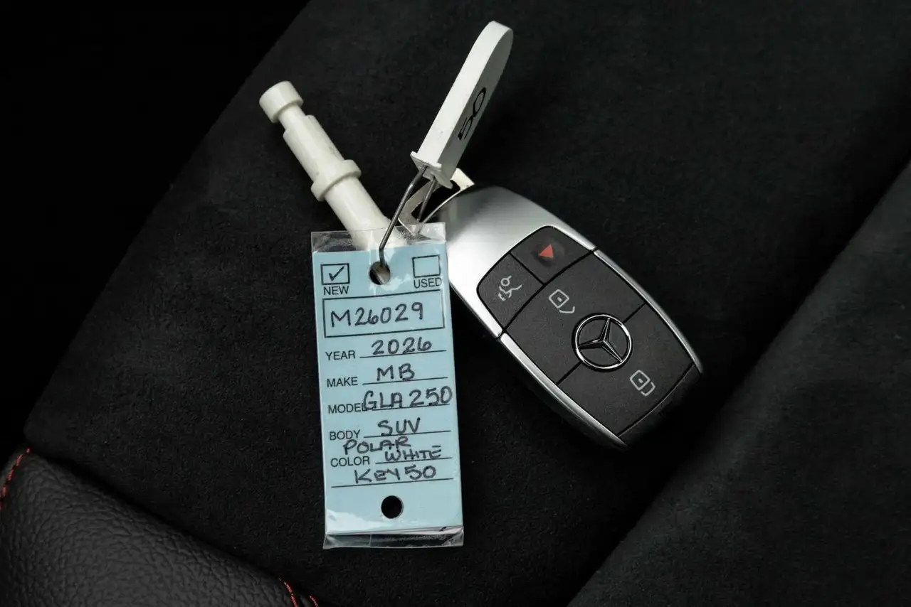Mercedes-Benz GLA снимка Mercedes-Benz GLA