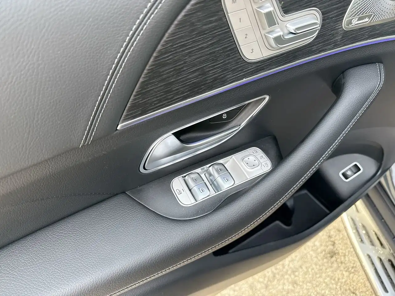 Mercedes-Benz GLS снимка Mercedes-Benz GLS
