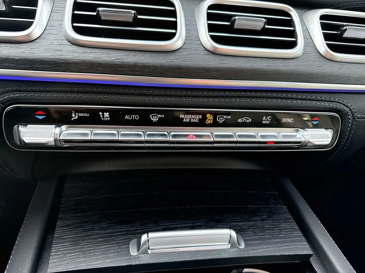 Mercedes-Benz GLS снимка Mercedes-Benz GLS