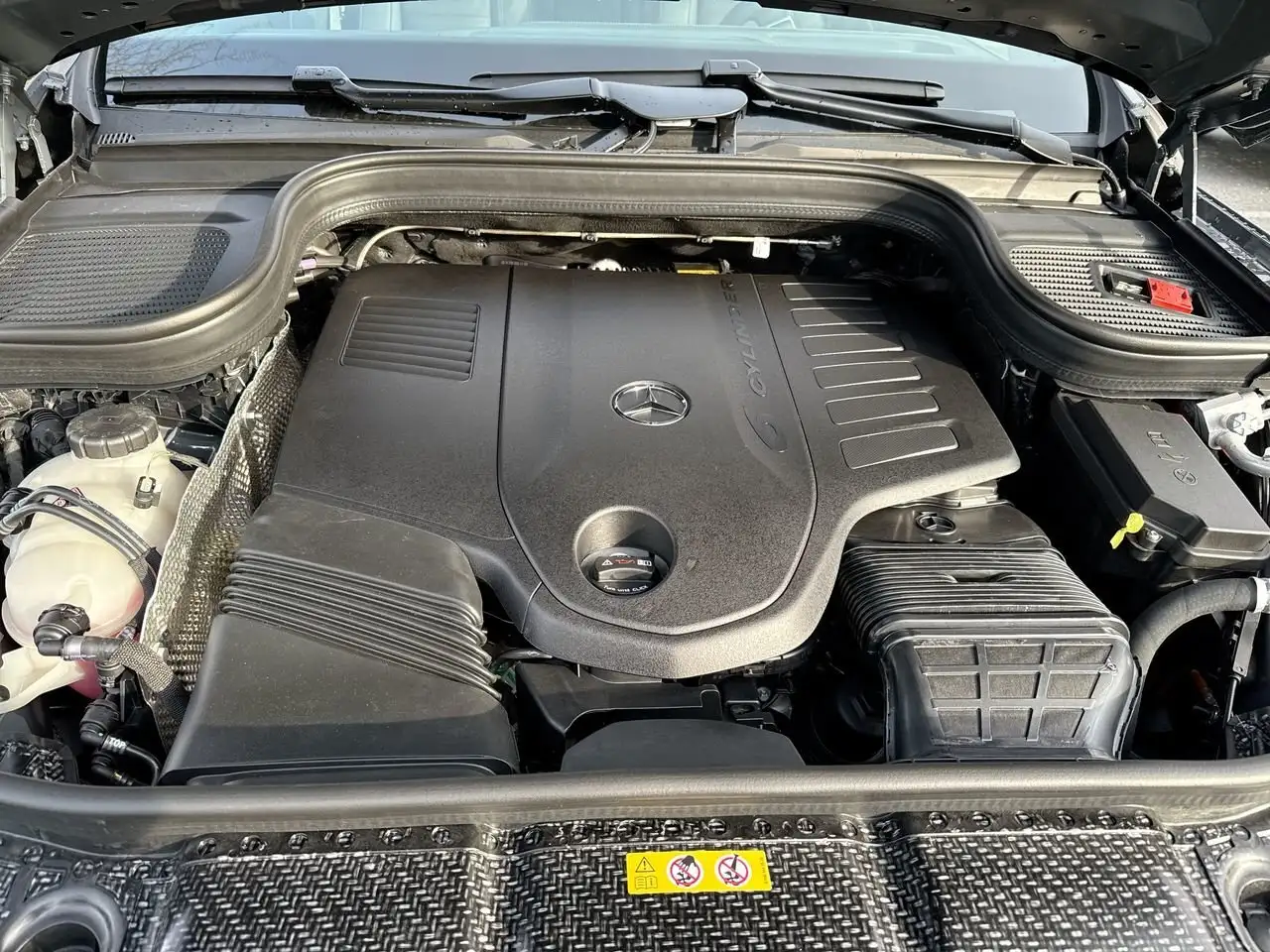 Mercedes-Benz GLS снимка Mercedes-Benz GLS