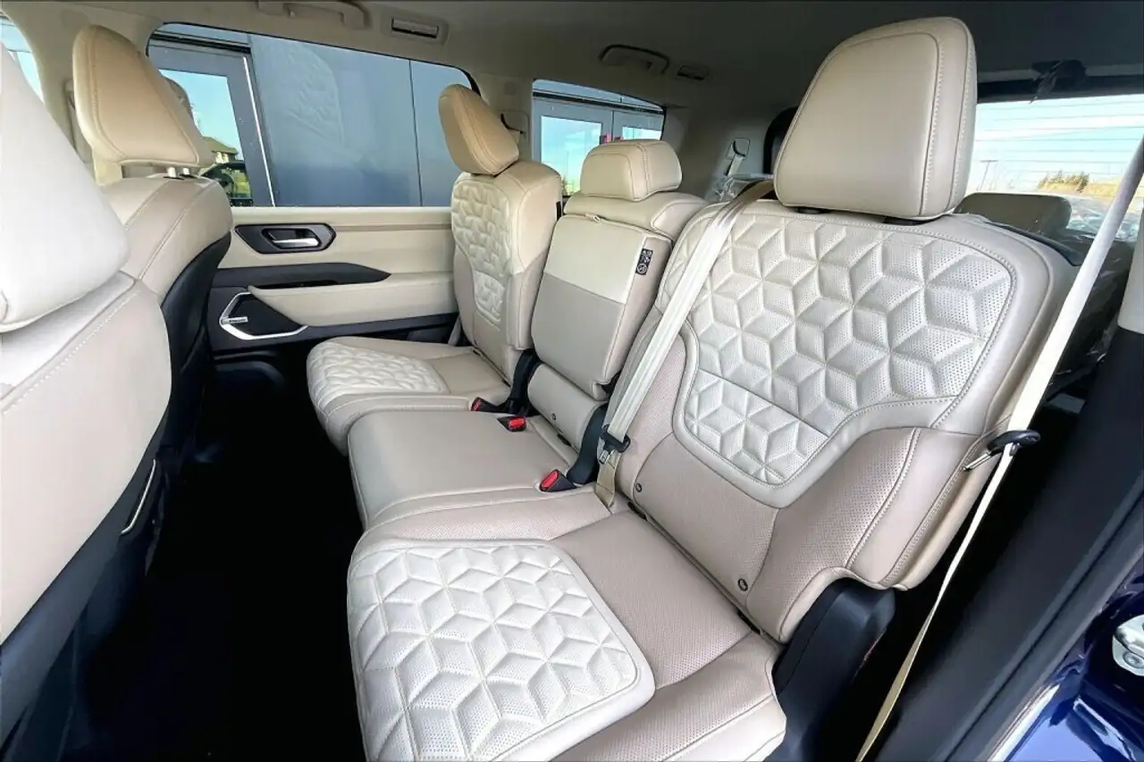 Nissan Armada снимка Nissan Armada