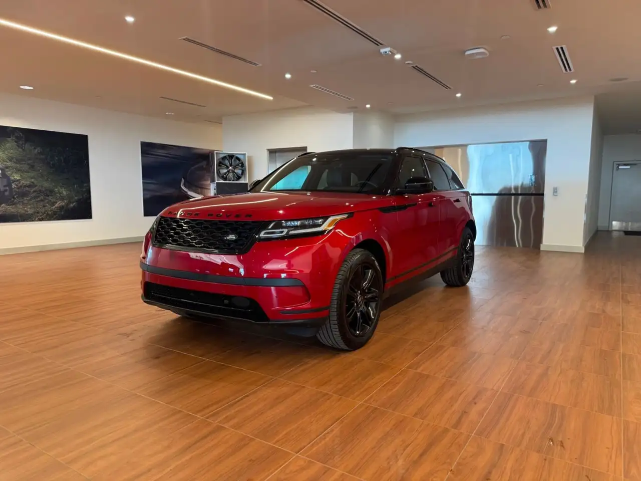 Land Rover Range Rover Velar photo Land Rover Range Rover Velar