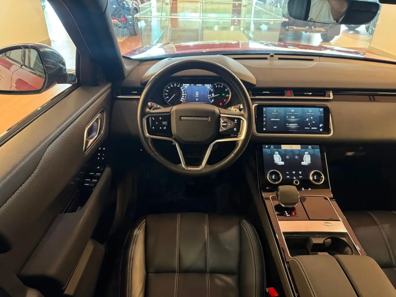 Land Rover Range Rover Velar photo Land Rover Range Rover Velar