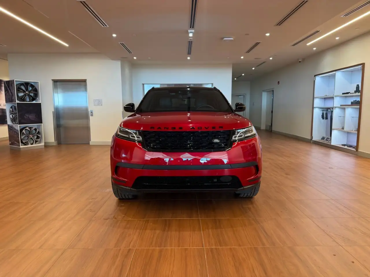Land Rover Range Rover Velar photo Land Rover Range Rover Velar
