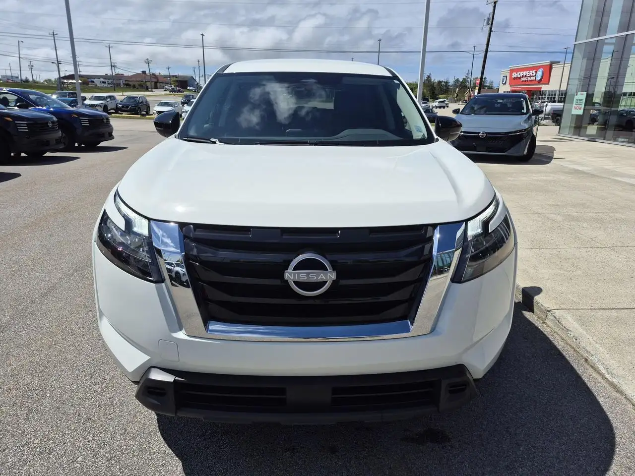 Nissan Pathfinder снимка Nissan Pathfinder