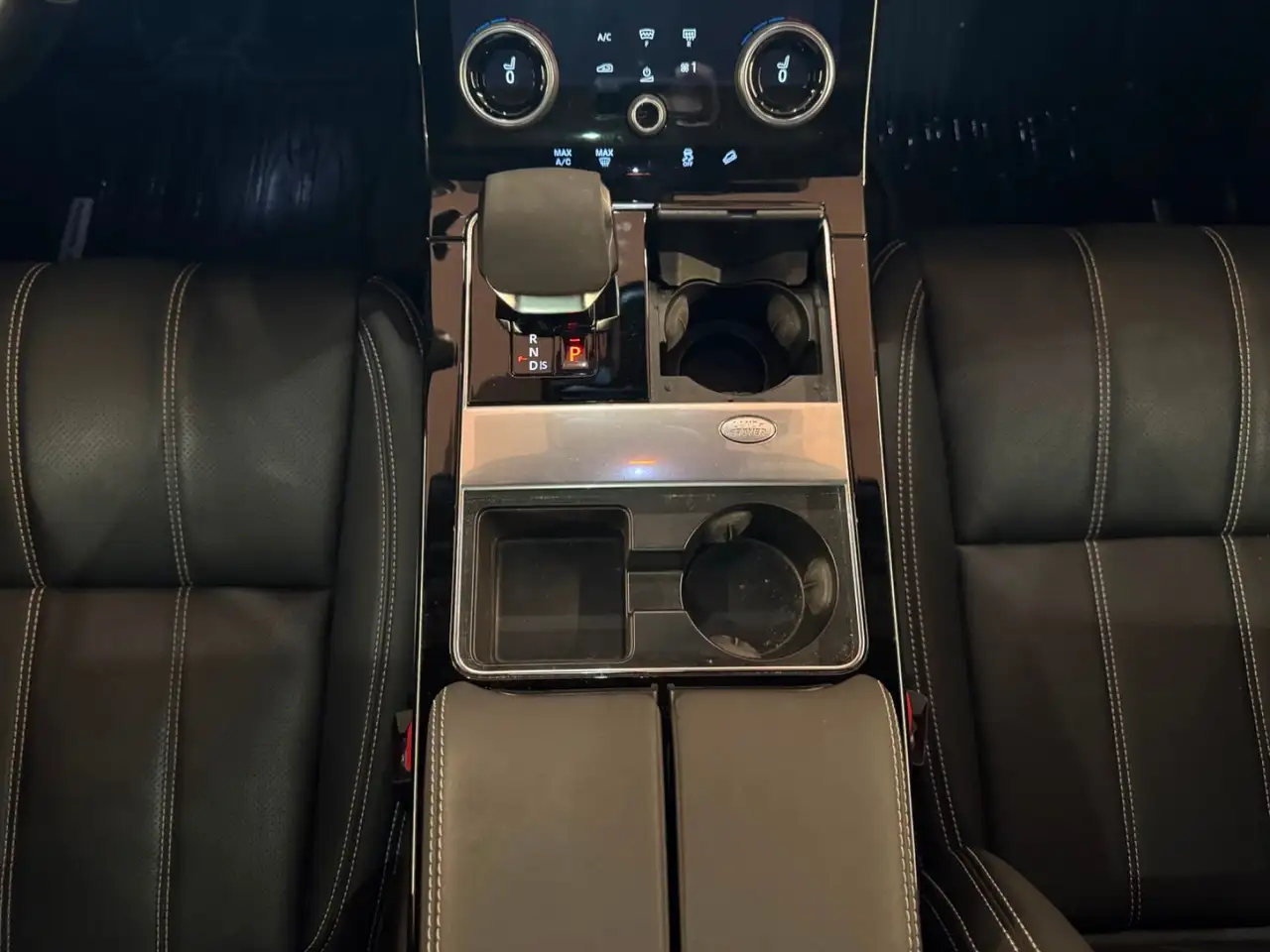 Land Rover Range Rover Velar photo Land Rover Range Rover Velar