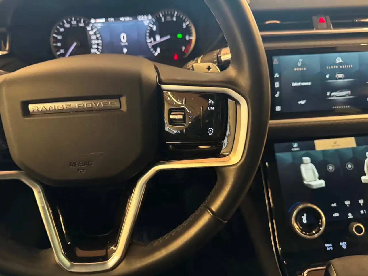 Land Rover Range Rover Velar photo Land Rover Range Rover Velar