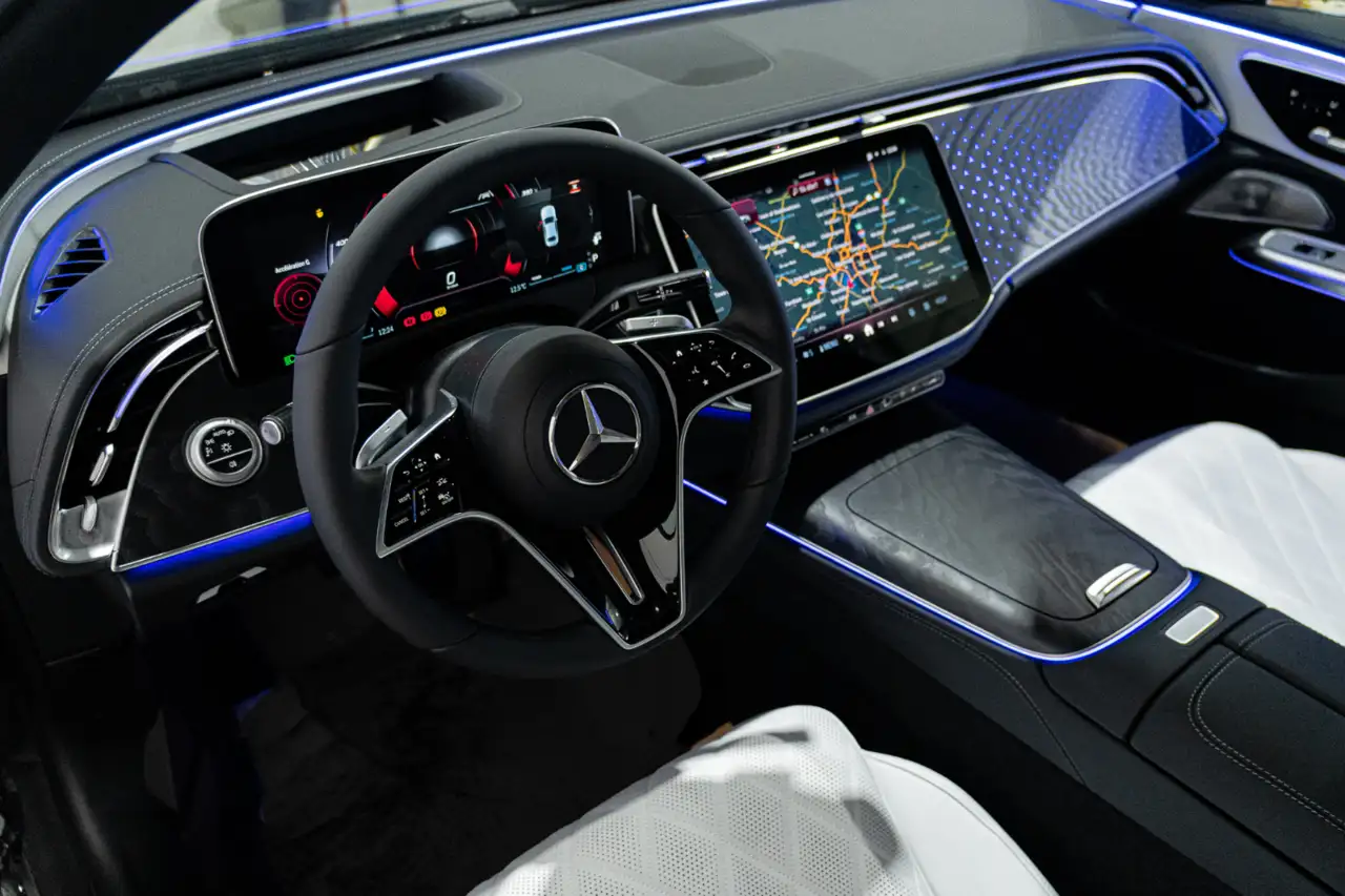 Mercedes-Benz E-Class fotografie Mercedes-Benz E-Class