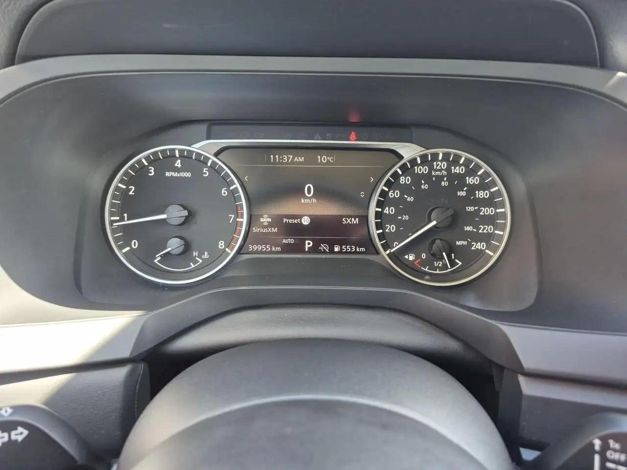 Nissan Pathfinder снимка Nissan Pathfinder