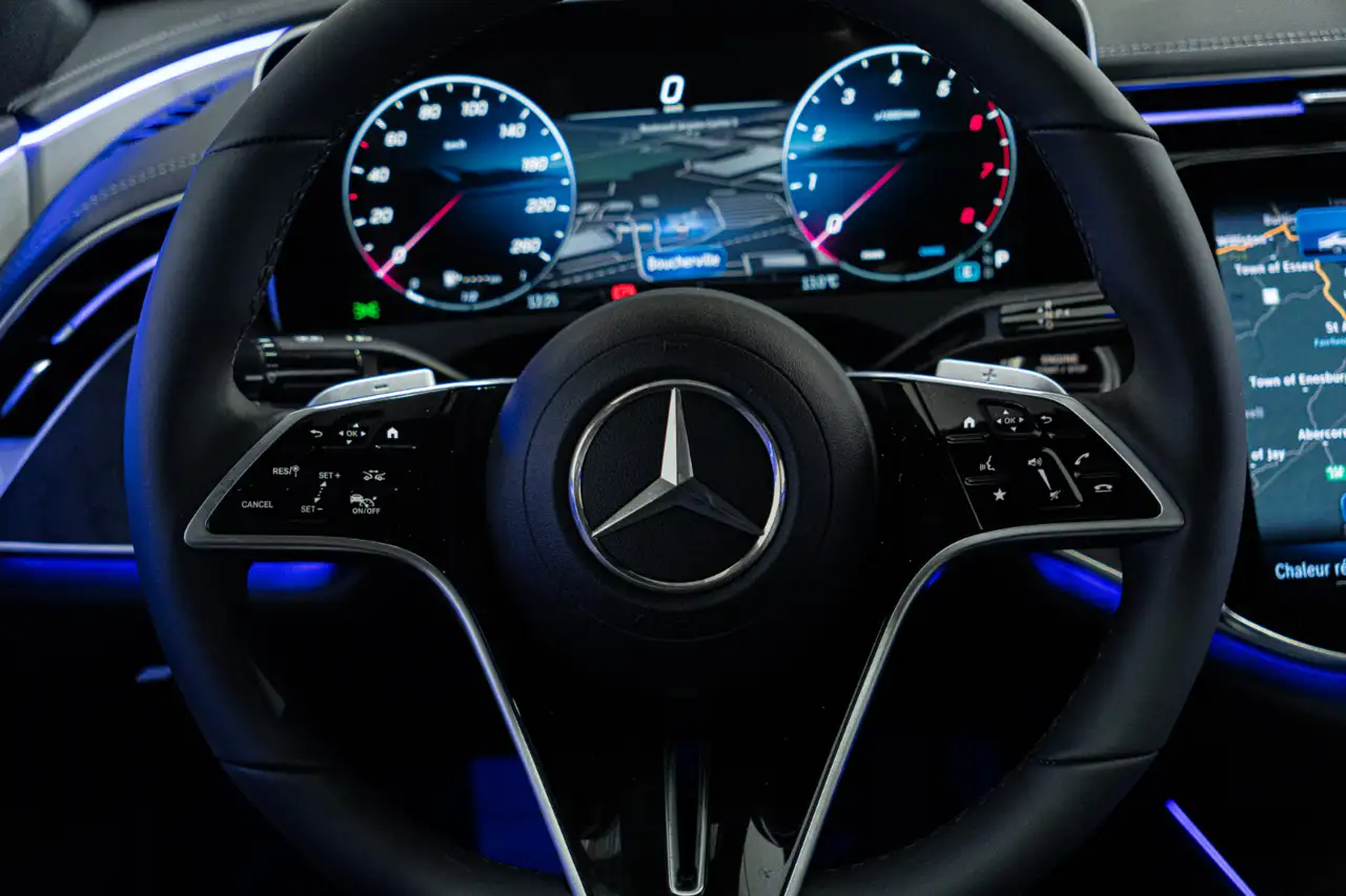 Mercedes-Benz E-Class fotografie Mercedes-Benz E-Class