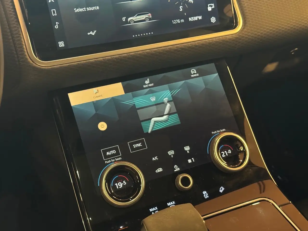 Land Rover Range Rover Velar photo Land Rover Range Rover Velar