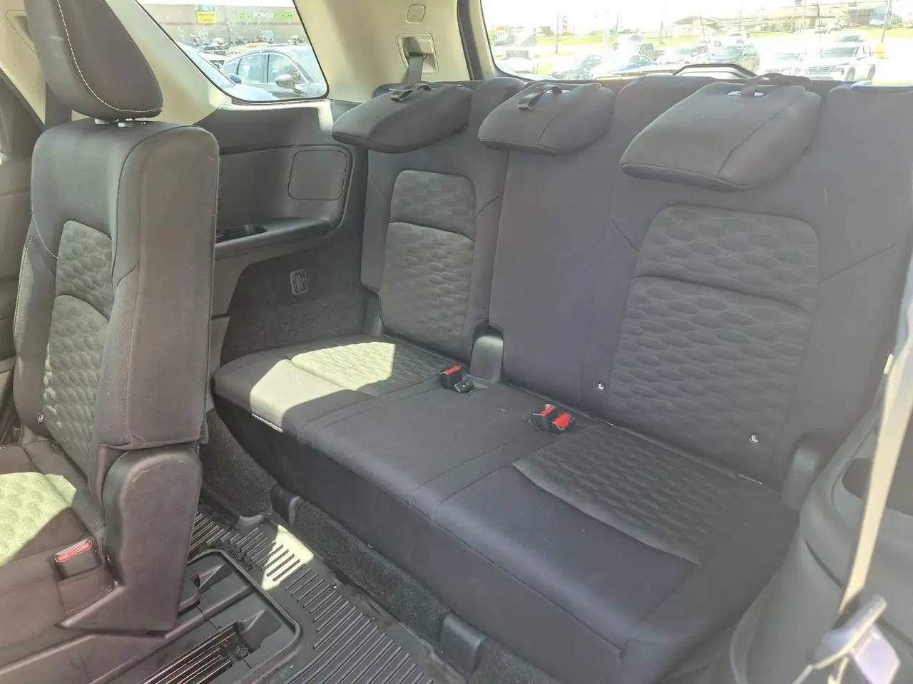Nissan Pathfinder снимка Nissan Pathfinder