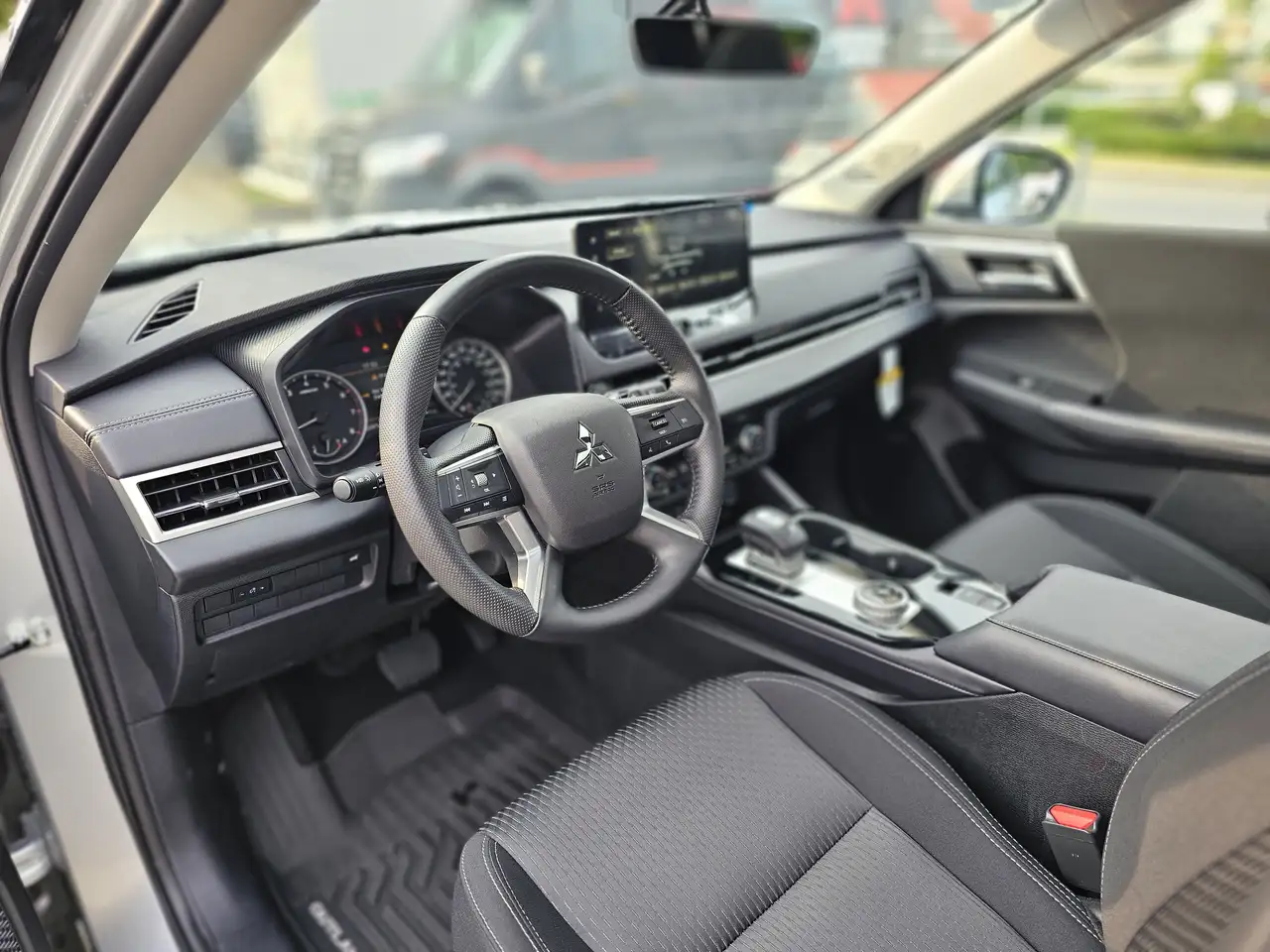 Mitsubishi Outlander photo Mitsubishi Outlander