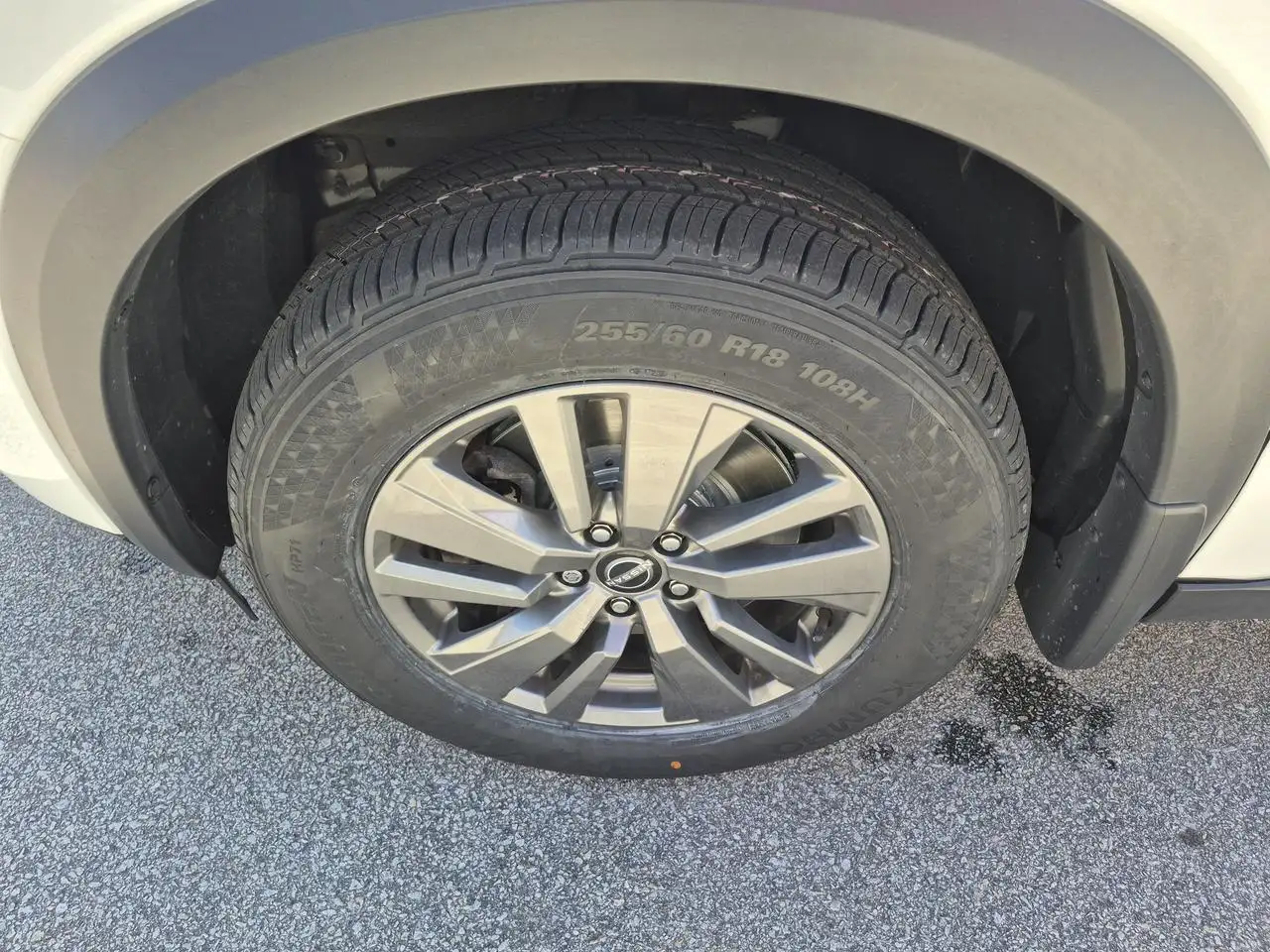 Nissan Pathfinder снимка Nissan Pathfinder