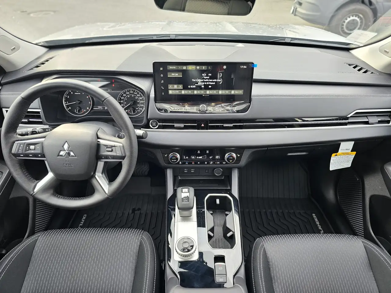 Mitsubishi Outlander photo Mitsubishi Outlander