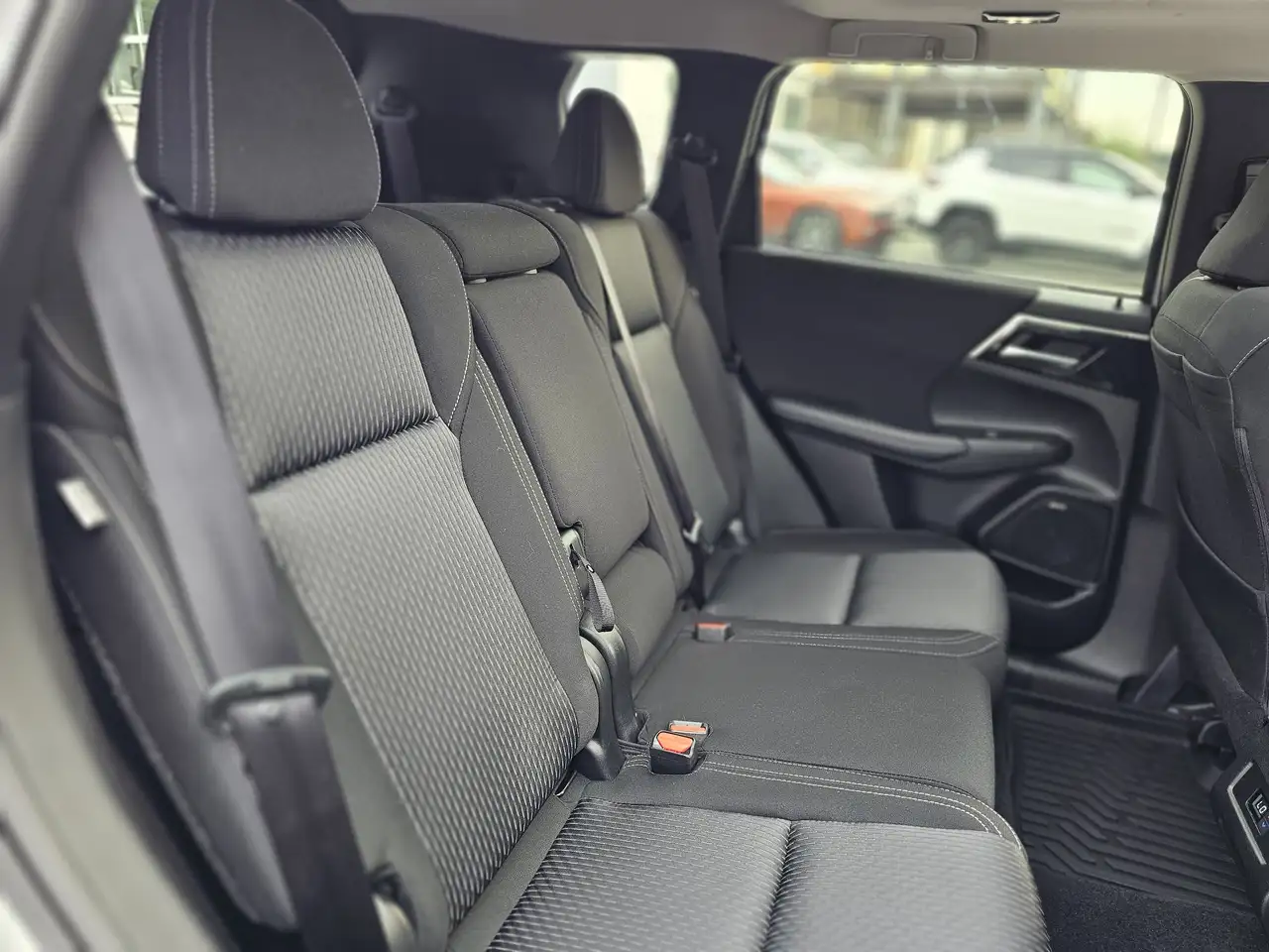 Mitsubishi Outlander photo Mitsubishi Outlander