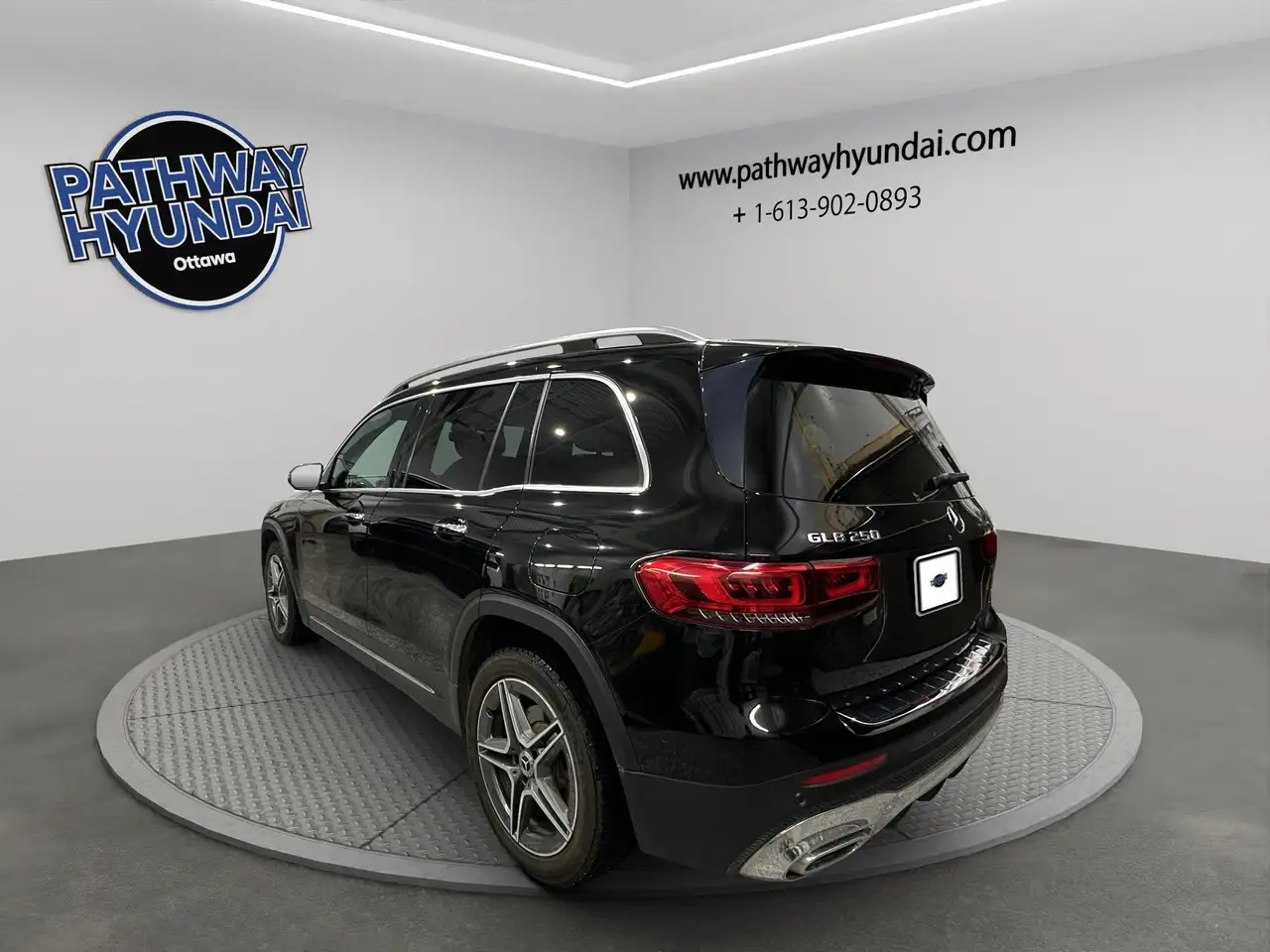 Mercedes-Benz GLB photo Mercedes-Benz GLB