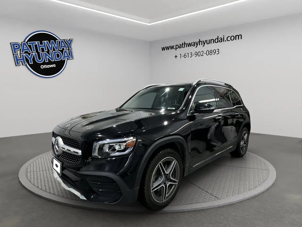 Mercedes-Benz GLB photo Mercedes-Benz GLB