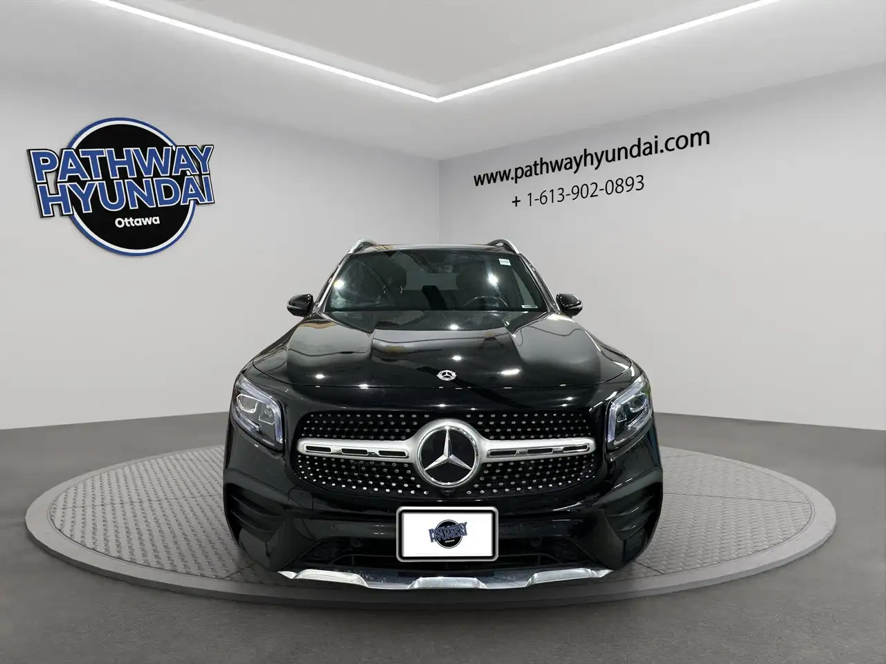 Mercedes-Benz GLB photo Mercedes-Benz GLB