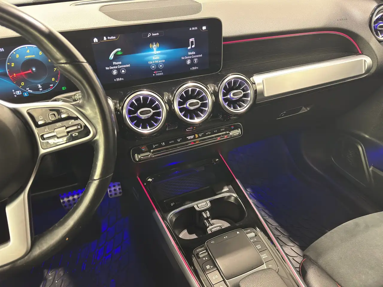 Mercedes-Benz GLB photo Mercedes-Benz GLB