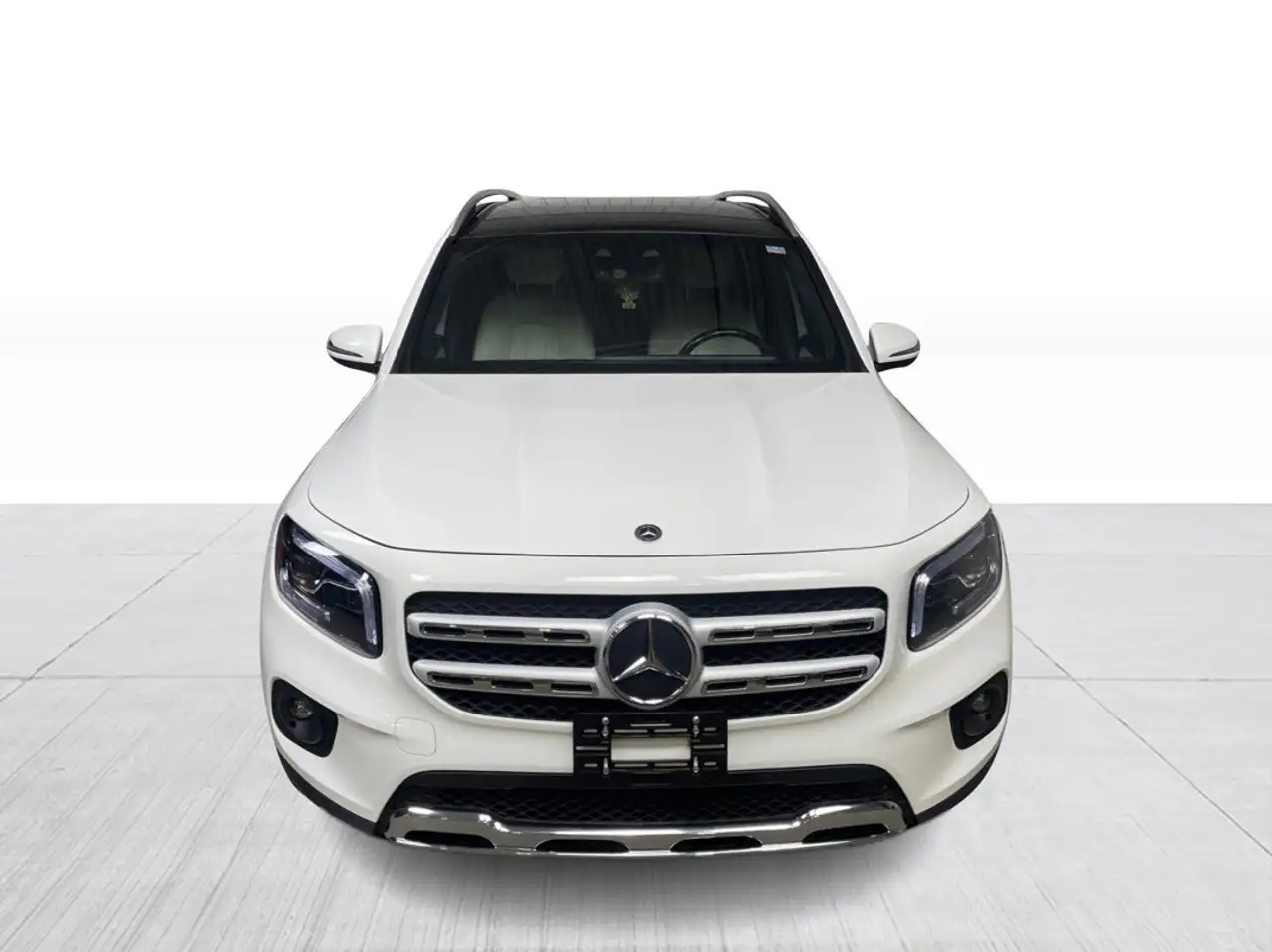Mercedes-Benz GLB снимка Mercedes-Benz GLB