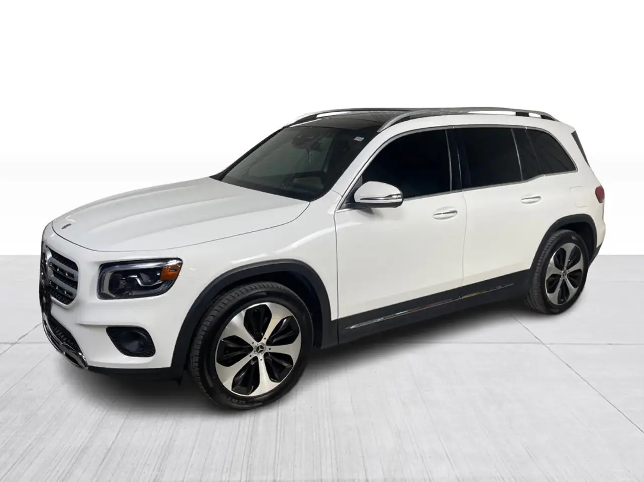 Mercedes-Benz GLB снимка Mercedes-Benz GLB