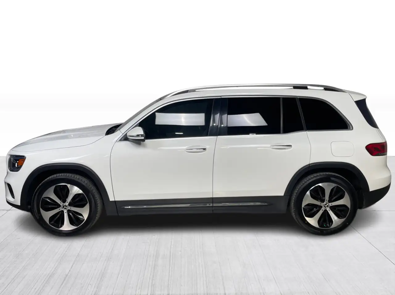 Mercedes-Benz GLB снимка Mercedes-Benz GLB