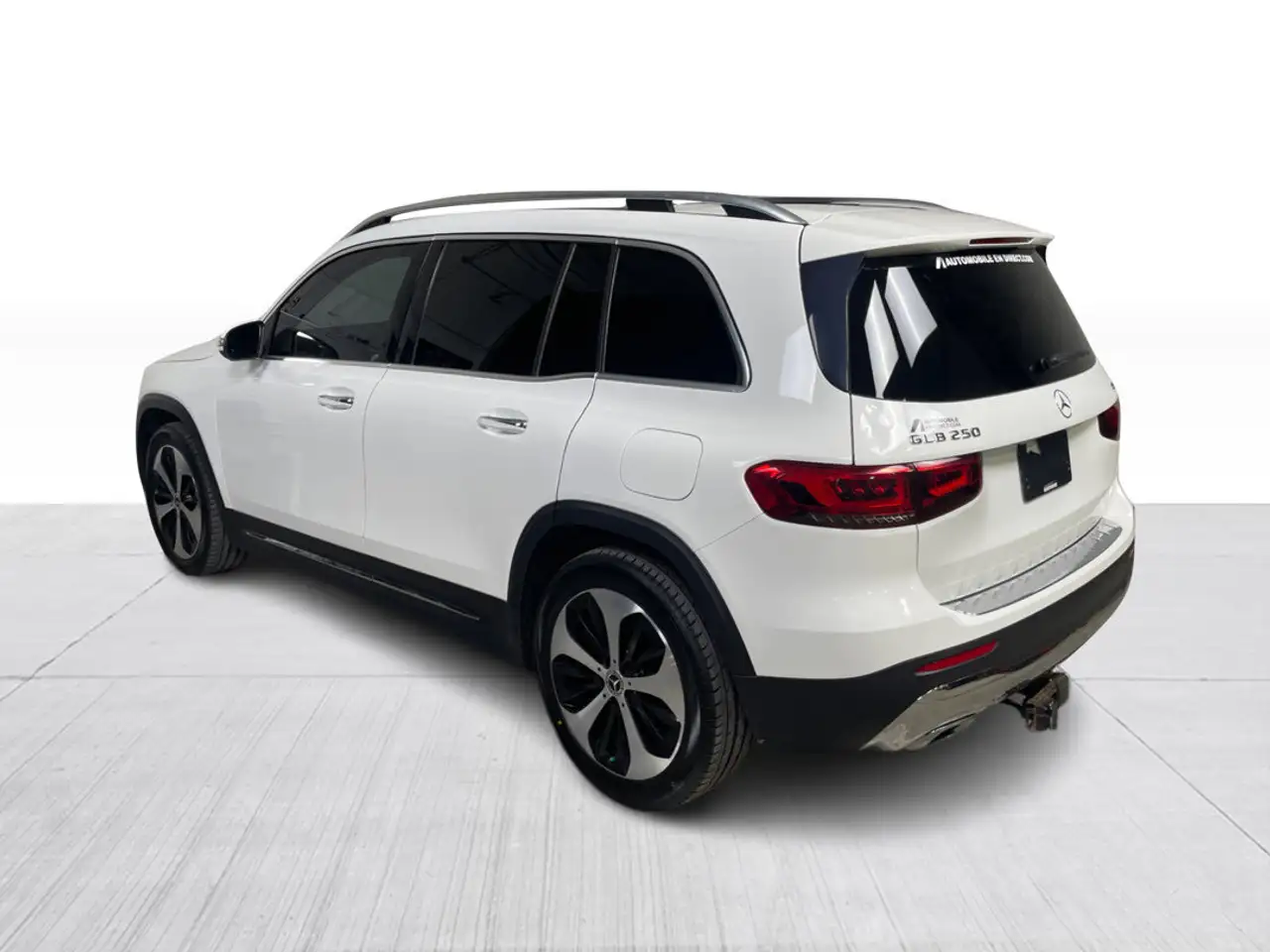 Mercedes-Benz GLB снимка Mercedes-Benz GLB