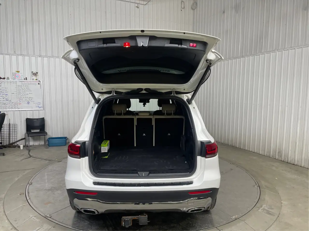 Mercedes-Benz GLB снимка Mercedes-Benz GLB