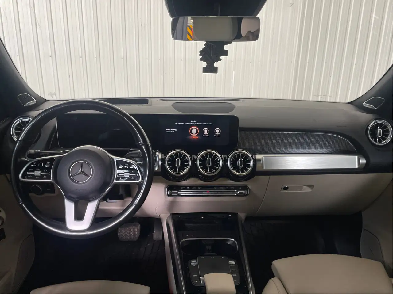 Mercedes-Benz GLB снимка Mercedes-Benz GLB