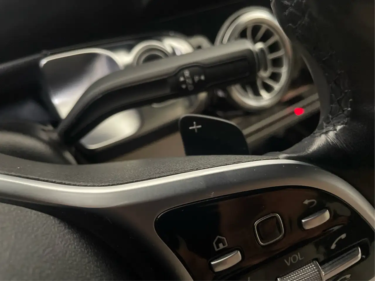Mercedes-Benz GLB снимка Mercedes-Benz GLB