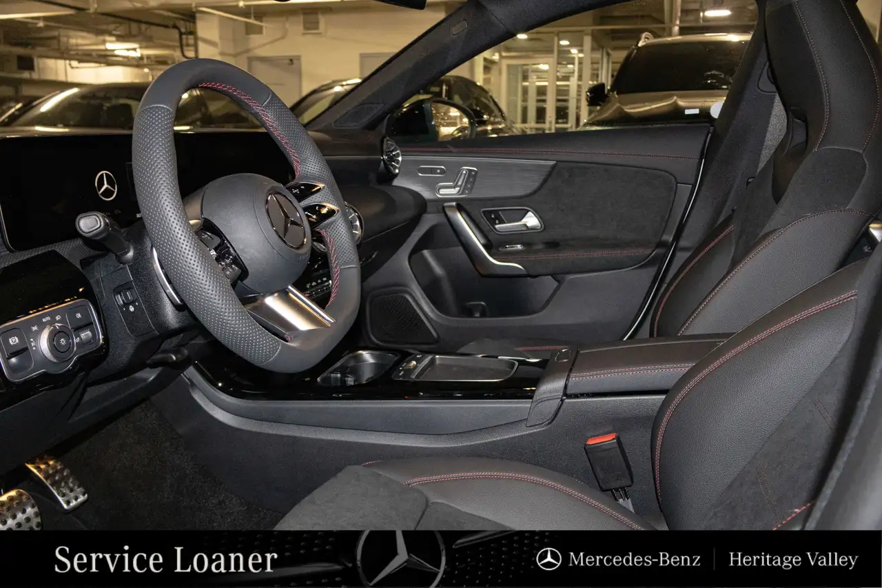 Mercedes-Benz CLA снимка Mercedes-Benz CLA