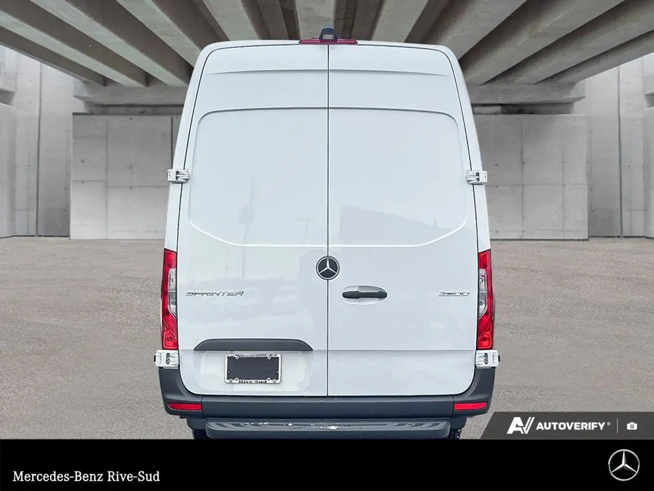 Mercedes-Benz Sprinter снимка Mercedes-Benz Sprinter