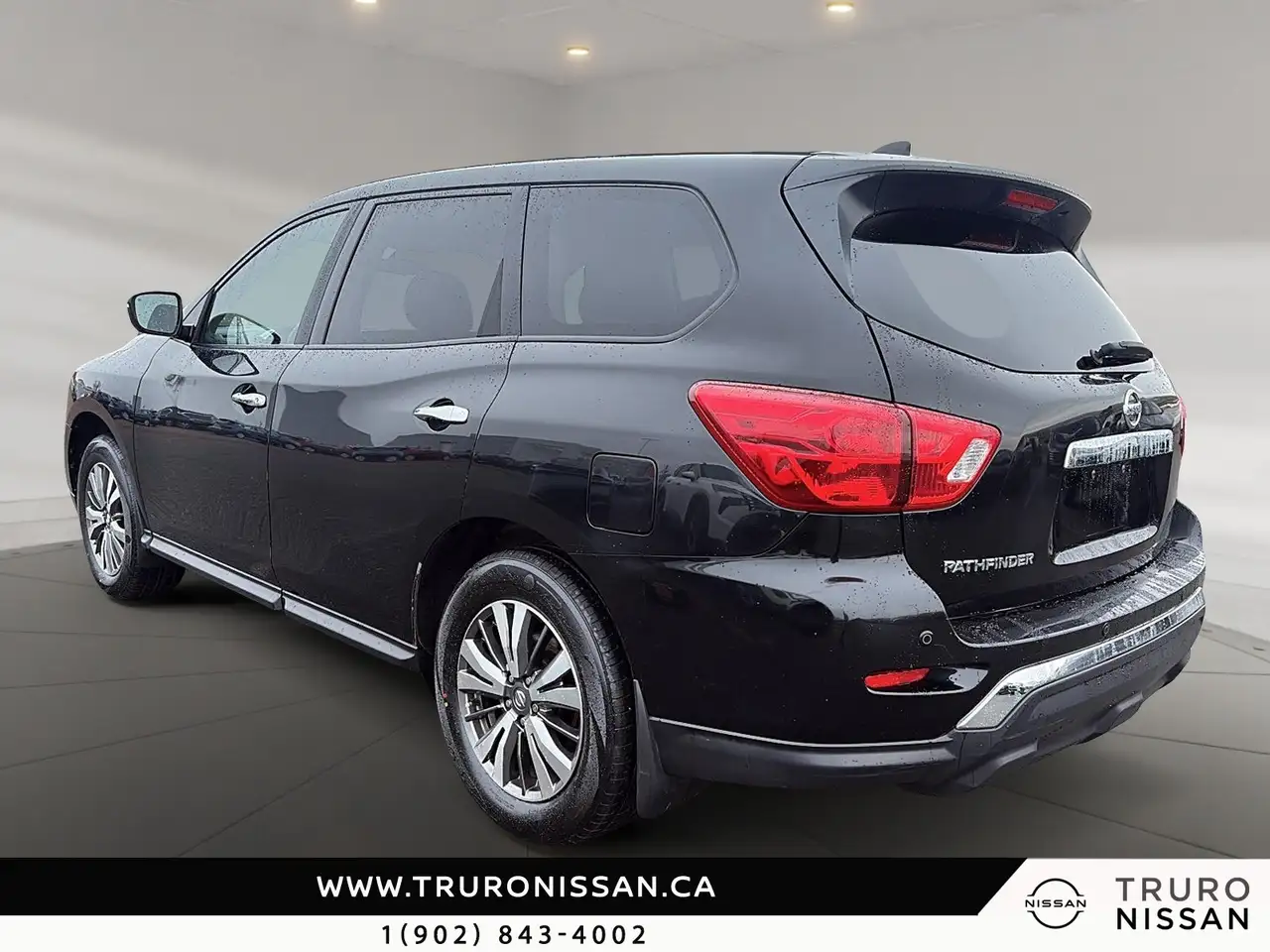 Nissan Pathfinder снимка Nissan Pathfinder
