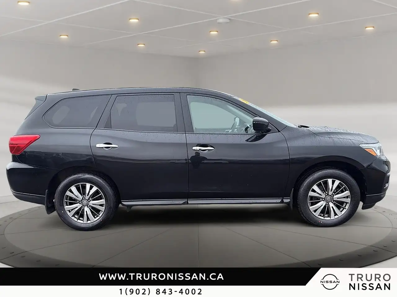 Nissan Pathfinder снимка Nissan Pathfinder