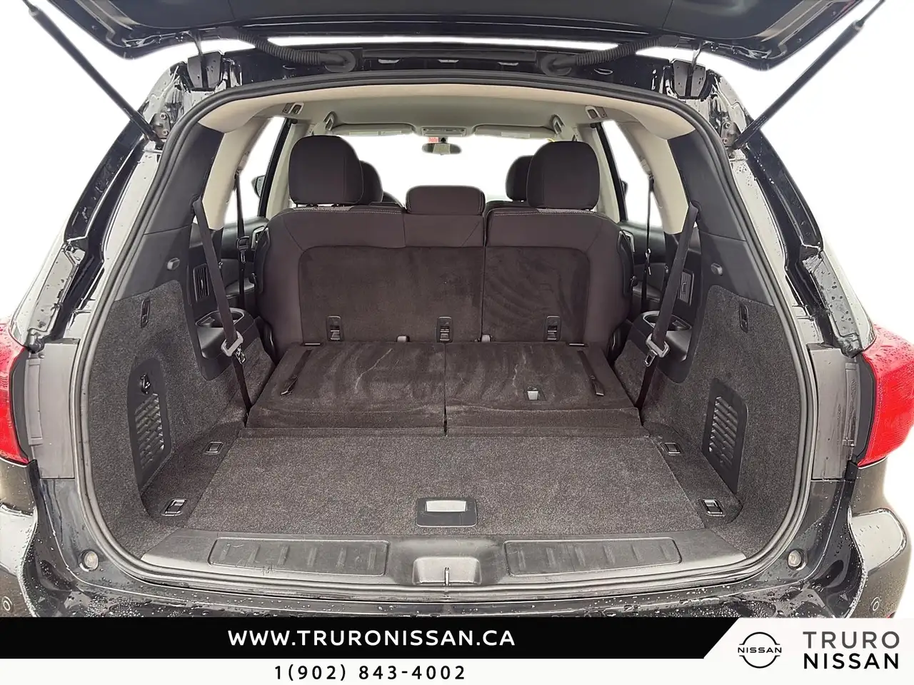 Nissan Pathfinder снимка Nissan Pathfinder